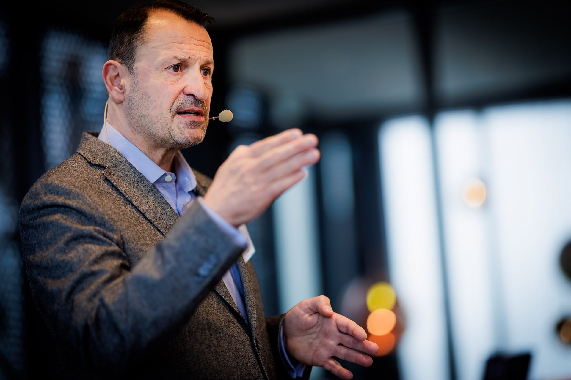 hannes kern logo im Footer